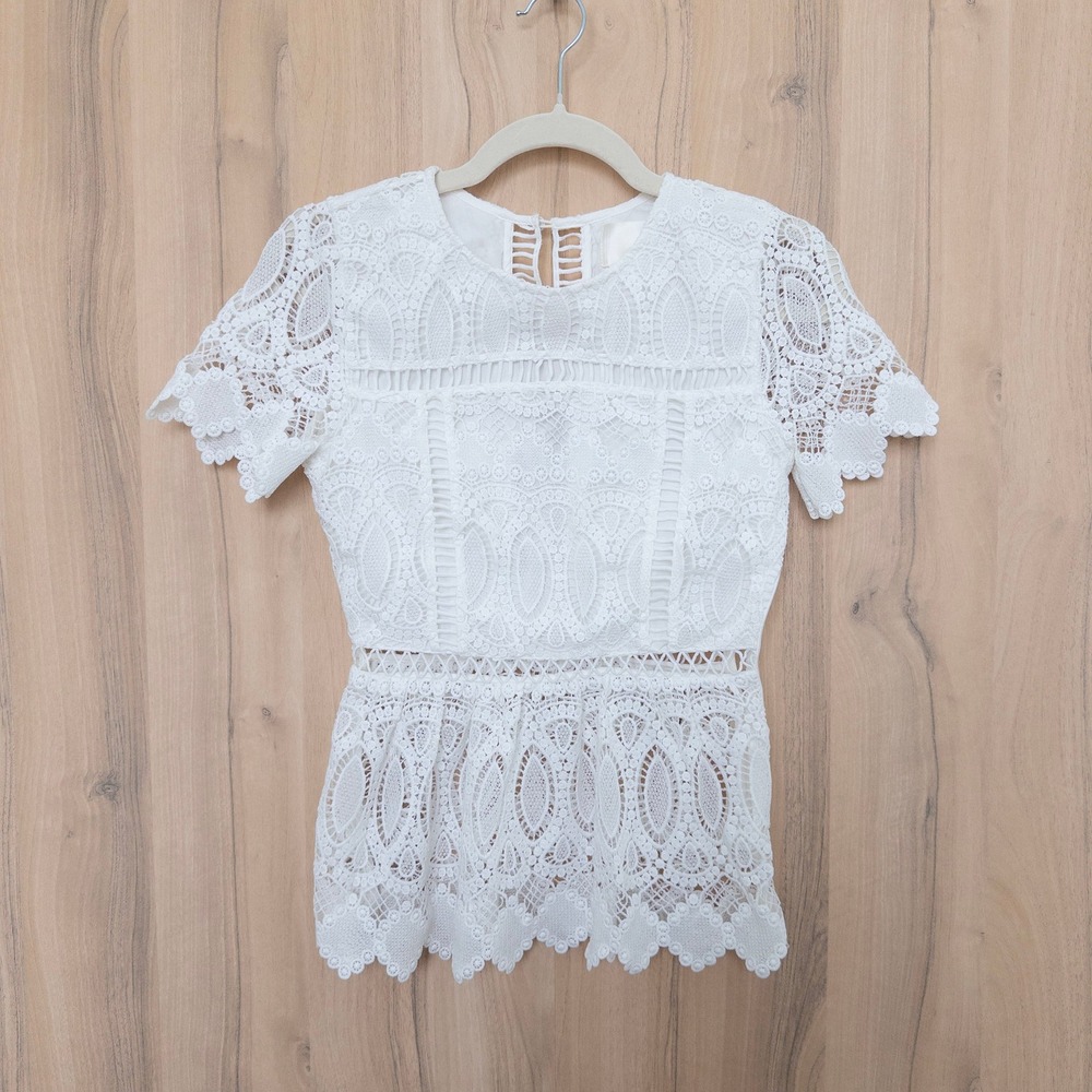 J.O.A. Womens Lace Top XS‎ White Short Sleeve Peplum Coquette Romantic Feminine